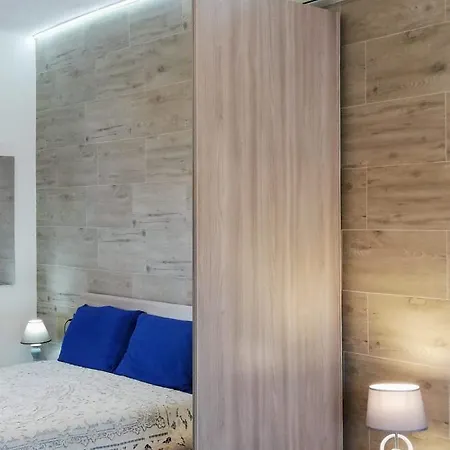 Sunshine House לינה וארוחת בוקר *