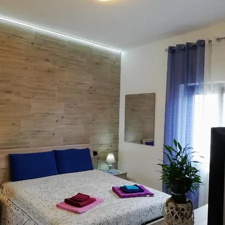 Sunshine House לינה וארוחת בוקר *